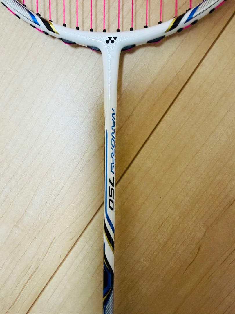【美品】YONEX ナノレイ750 4UG5