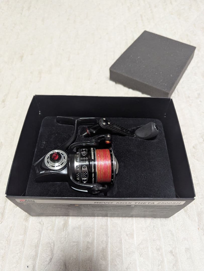 Abu Garcia Revo MGX Theta 2500SH　MGX θ