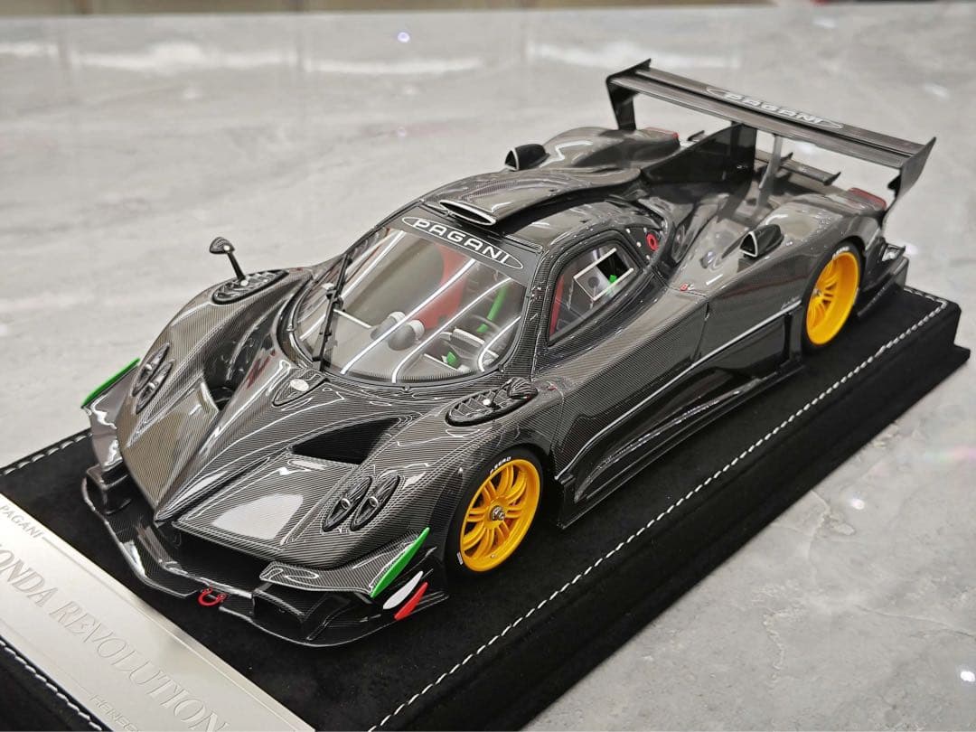新発売 入手困難 HH モデル 1/18 パガーニ Zonda グレーカーボン