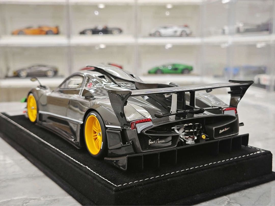 新発売 入手困難 HH モデル 1/18 パガーニ Zonda グレーカーボン