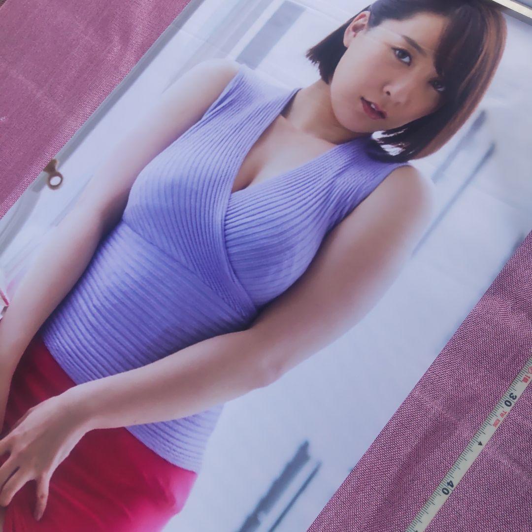 ⬛等身大　タペストリー 人妻熟女　赤ミニスカ　ムチムチ150cm×50cm　63