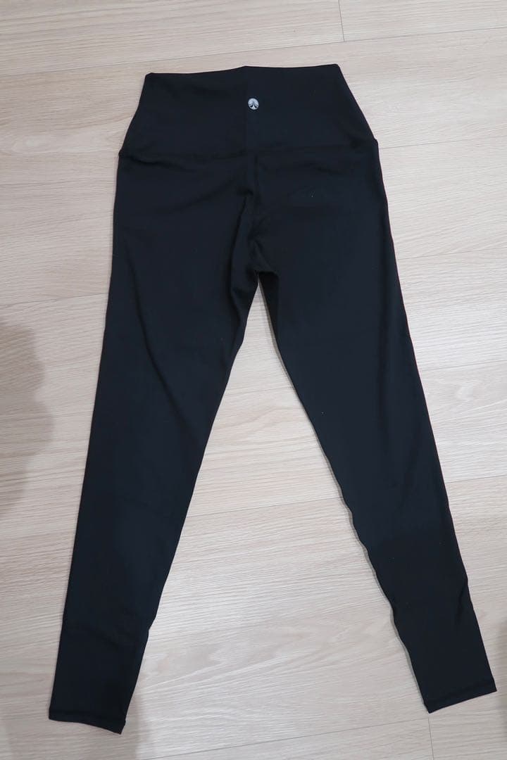 【新品SUKALA上下セット】ショートタンクトップ&レギンスセットアップ