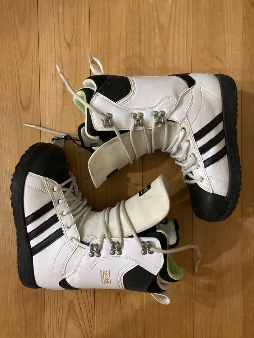 adidasアディダススノーボードブーツスーパースターホワイト/ブラック26cm