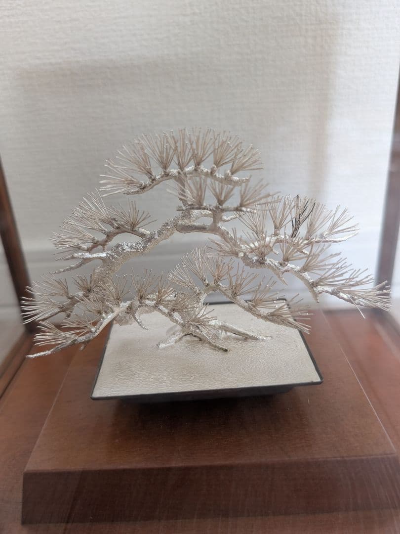 純銀製 松 盆栽 光則作 ガラスケース付 幅15cm 奥行11m 高さ16cm