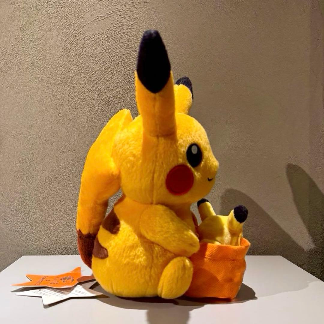 【BEAMS35周年 × Pokémon】色違いピカチュウぬいぐるみ