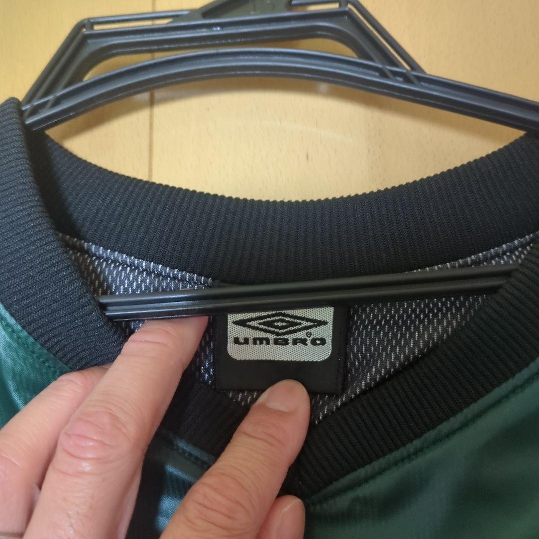 いいねのみ止めて下さい！値引不可☆希少♥美品♥アンブロ　UMBRO　中綿　ピステ