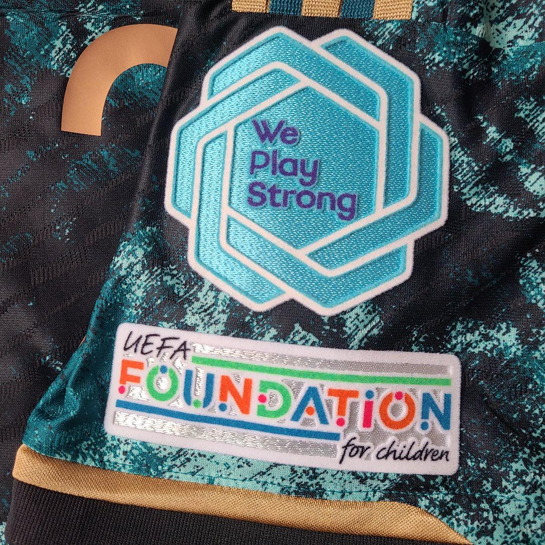 実使用サイン入り サライ・リンダー 女子ドイツ代表