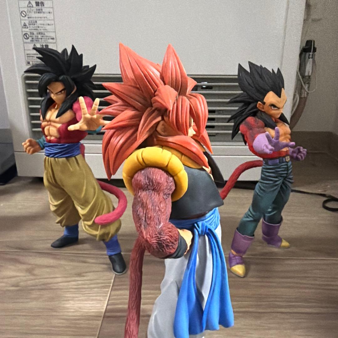 ドラゴンボールフィギュア　一番くじ　グレイテストサイヤン　ゴジータベジータ孫悟空