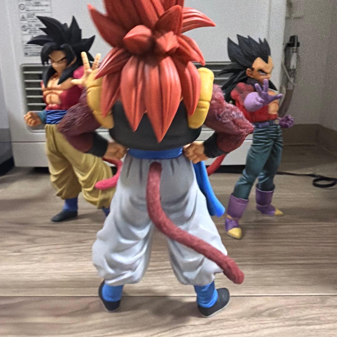 ドラゴンボールフィギュア　一番くじ　グレイテストサイヤン　ゴジータベジータ孫悟空