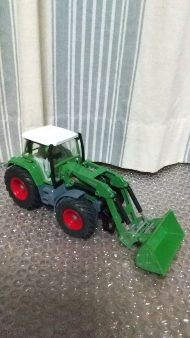 最終値下げ！ジク　ビックサイズ　フェント　ローダー　トラクター　純正パーツ多数