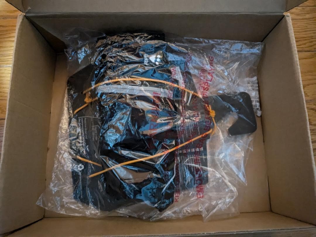 フルッタ（Hurtta）ダウンボアスーツ ブラック ペット用