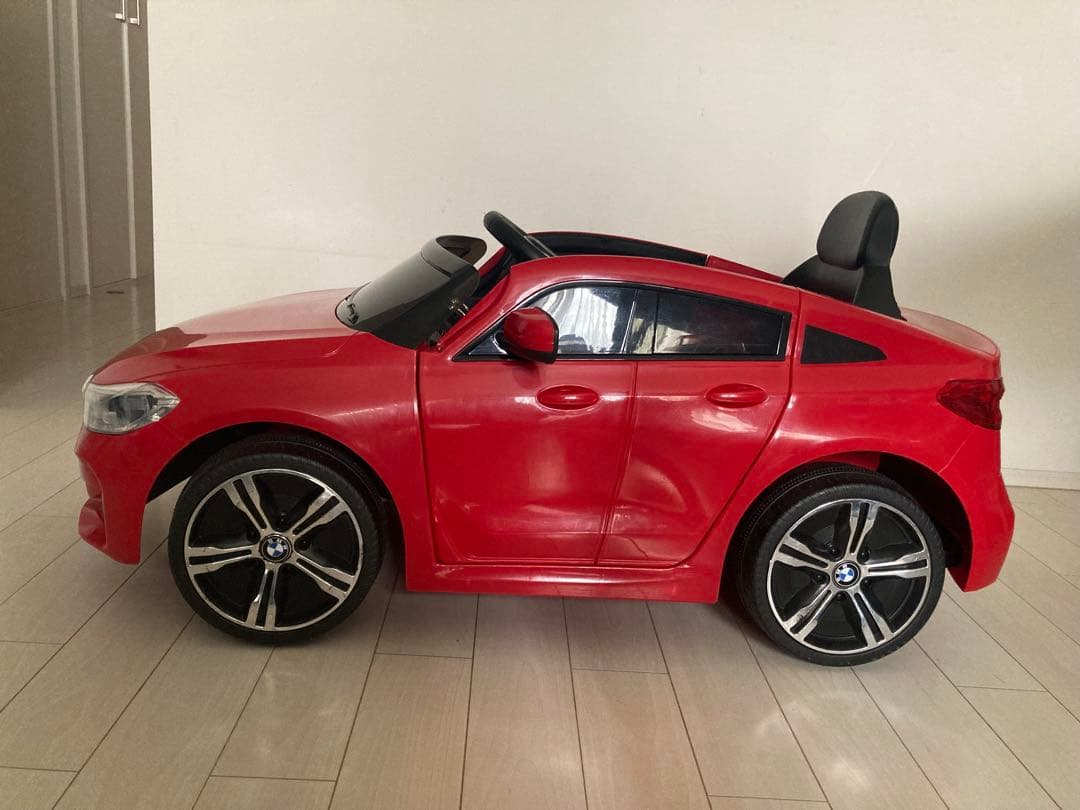 正規ライセンス  6 GT 電動乗用カー 乗用玩具 赤