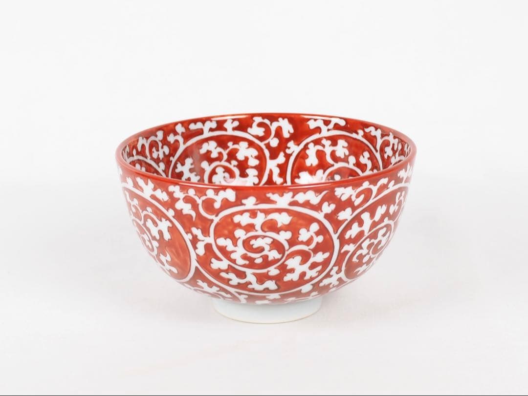 源右衛門窯 赤絵唐草濃 茶碗 有田焼 (付属品：共箱、栞)