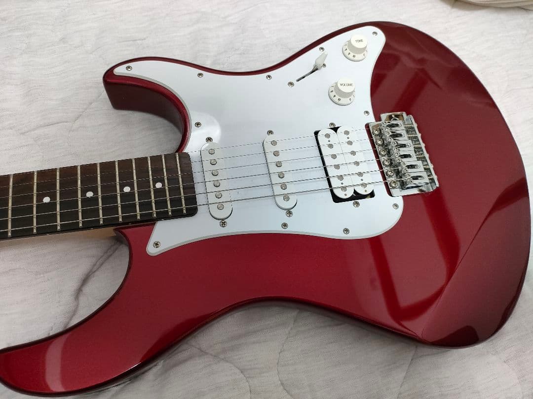 Yamaha PACIFICA 012 エレキギター