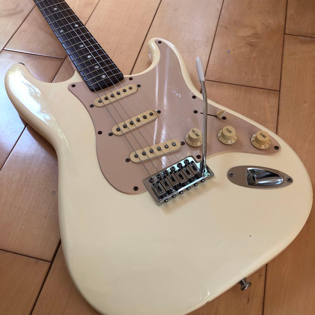 Squier　ストラトキャスター　ヴィンテージクリーム　スクワイアー
