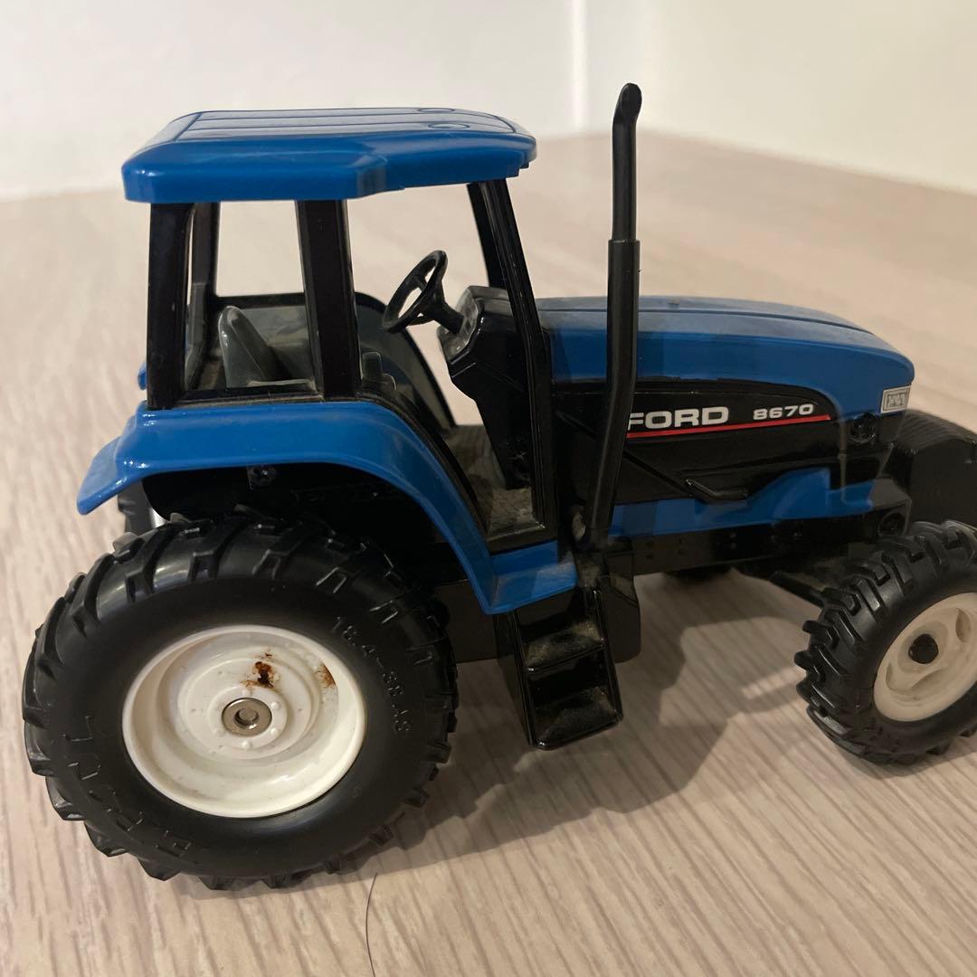 フォード8670 ブリキのトラクター　おもちゃ　レア　ニューホランド.