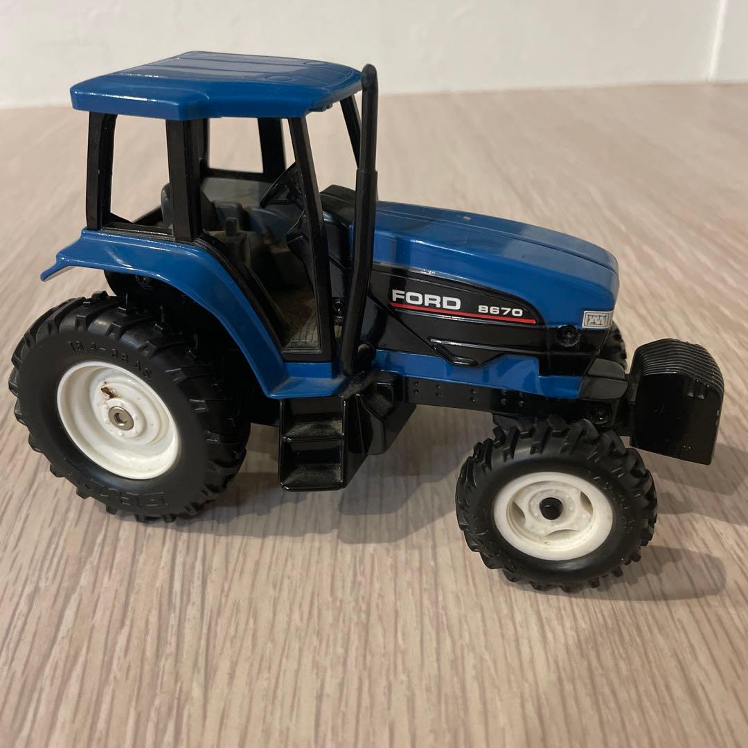フォード8670 ブリキのトラクター　おもちゃ　レア　ニューホランド.