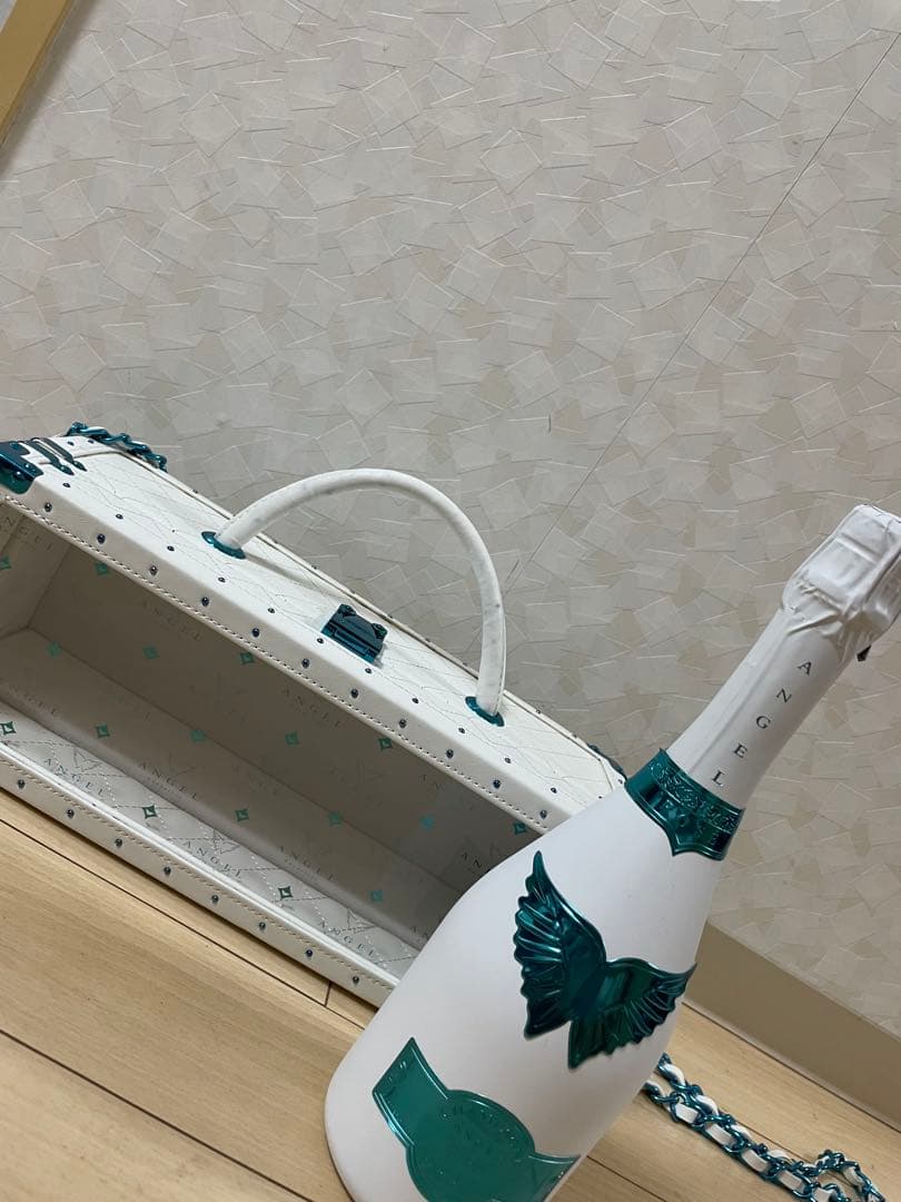 エンジェルホワイトデー限定 ドゥミセック レザー750ml 新品未使用