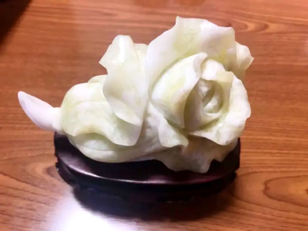 中国岫岩玉 白菜　置物　Jade carving xiuyan,china