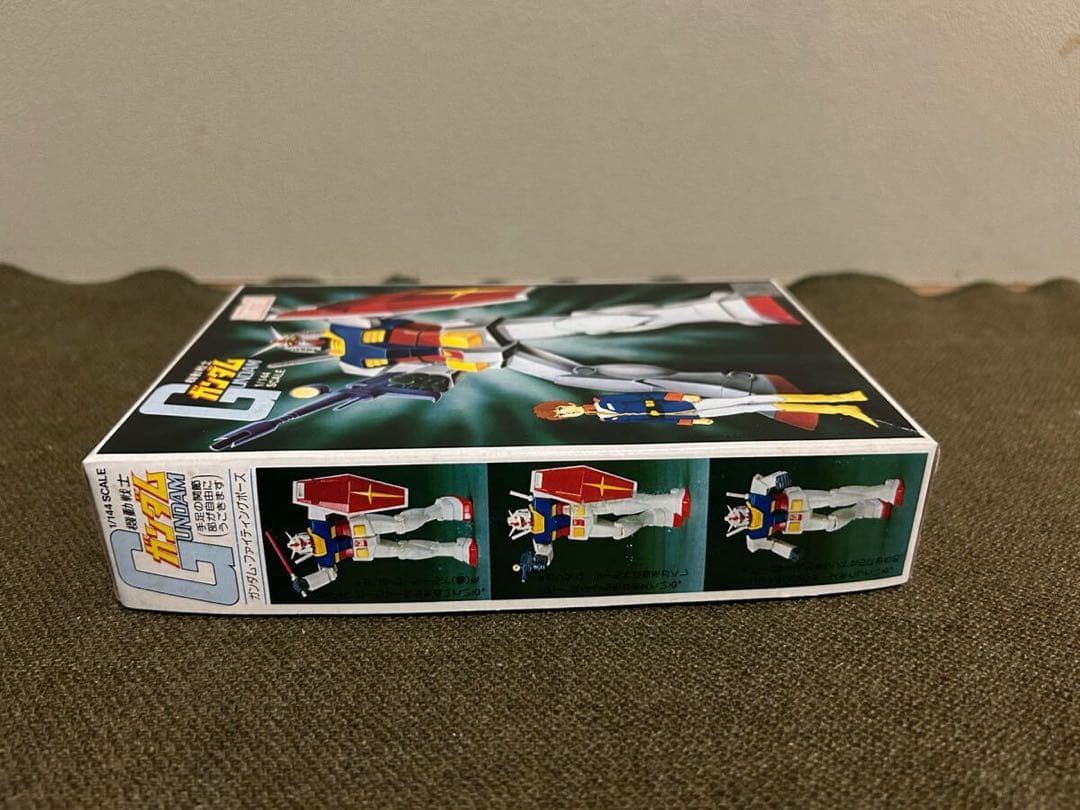 ②【1/144】バンダイ ガンダム 【説明書2枚/サーベル2本】 旧キット