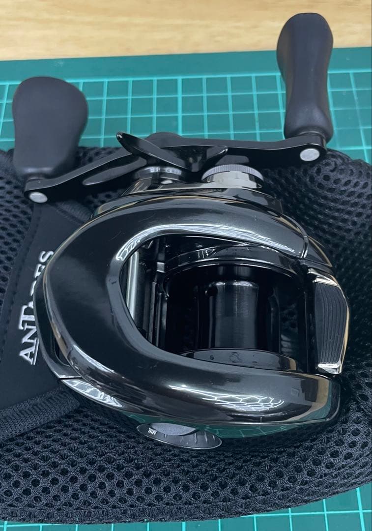 美品！右！シマノ 23アンタレスDC MD HG RIGHT 7.4