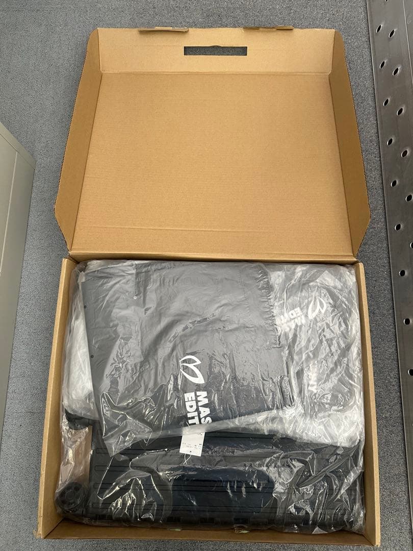 「MASTER BUNNY EDITION」から折りたためるキャリーケース