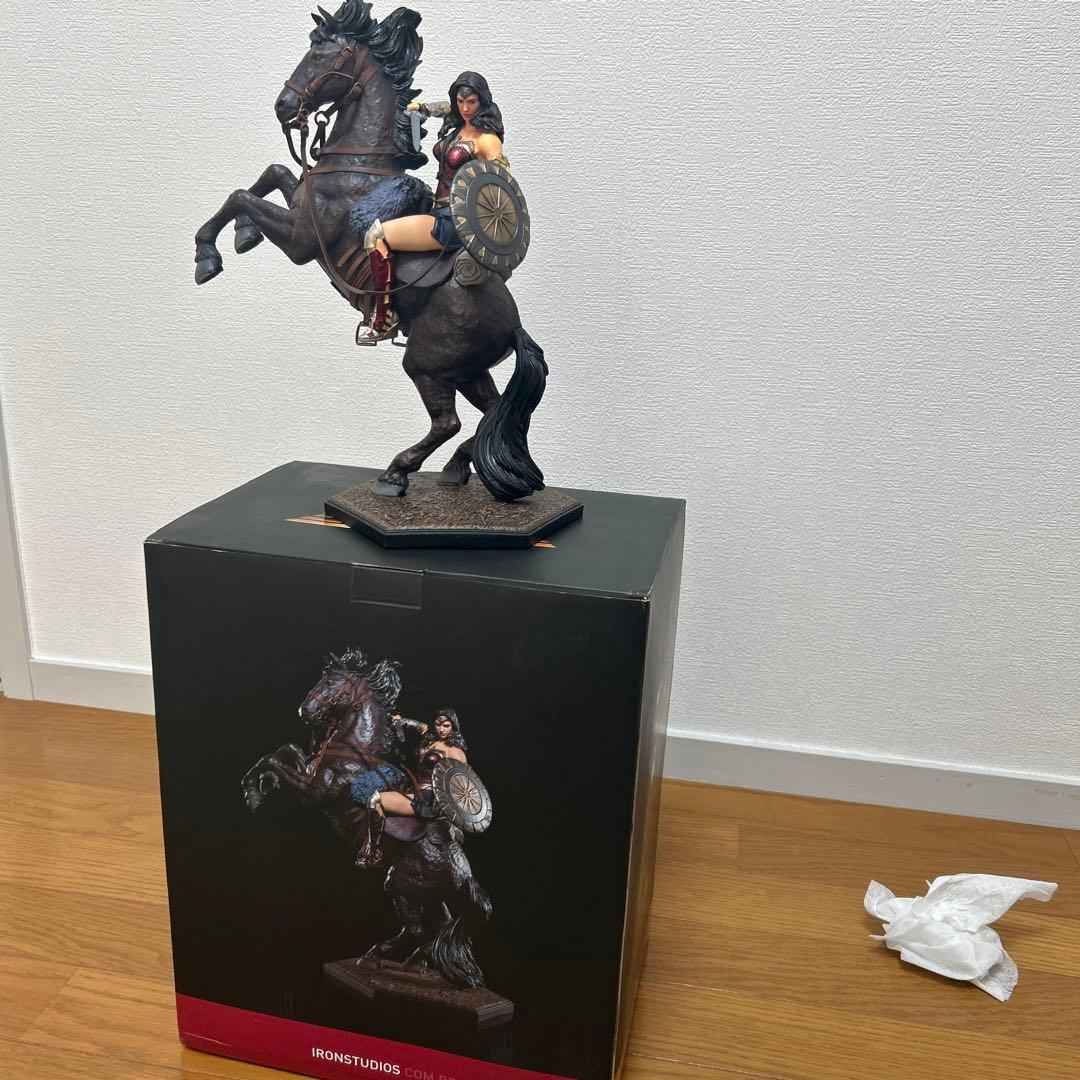 ワンダーウーマン/ ワンダーウーマン デラックス 1/10 スケール スタチュー