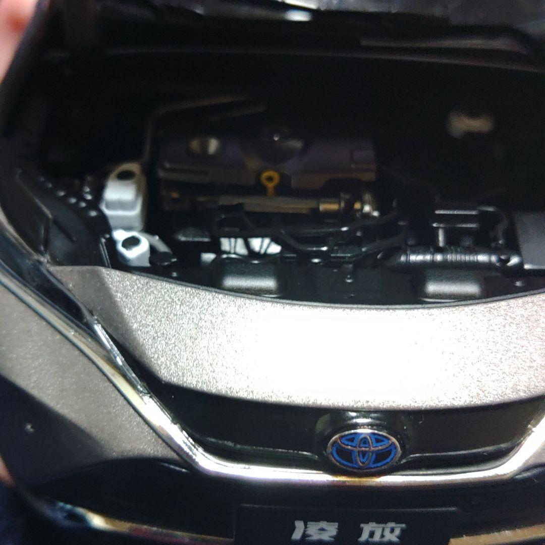 TOYOTAハリアー1/18ミニカーダイキャスト、中国製