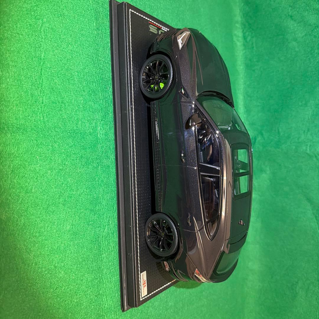 ランボルギーニ　ウルス　MRコレクション　1/18