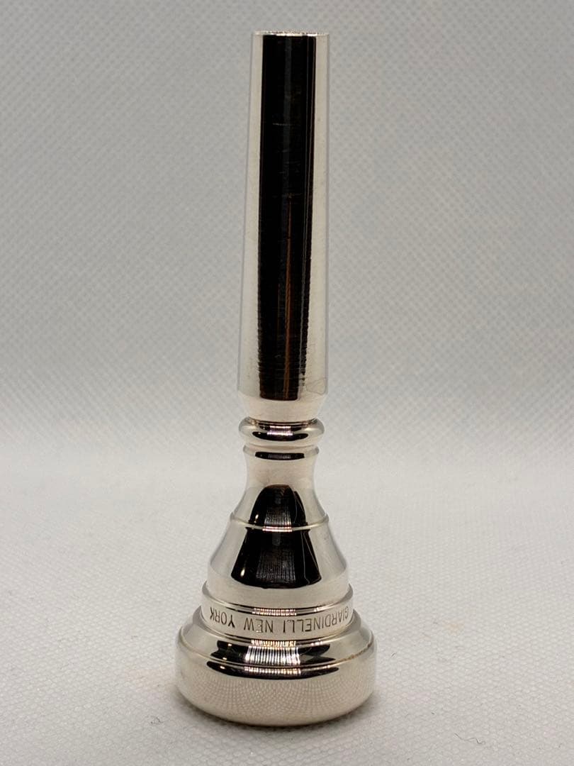 トランペットマウスピース Giardinelli New York 5M