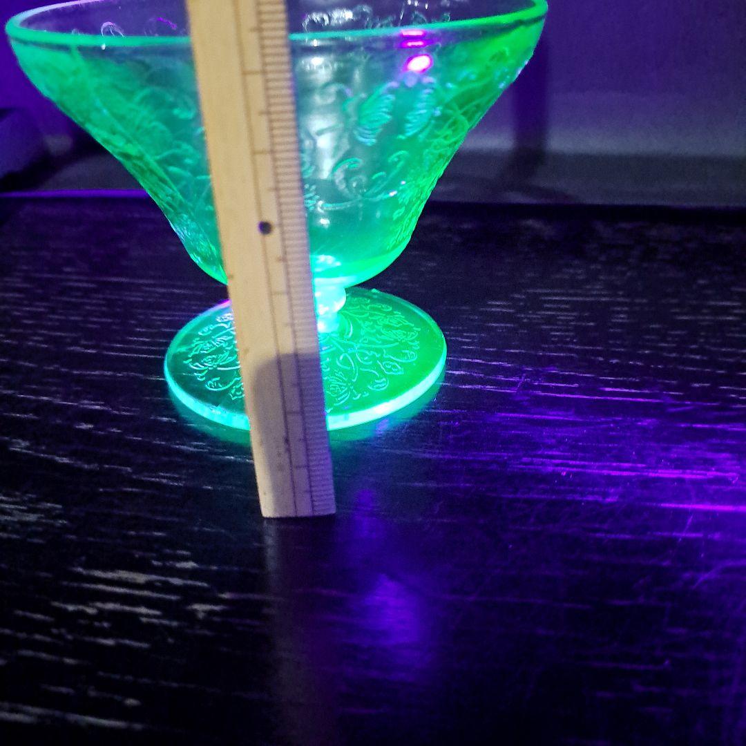 ウラン硝子　デプレツシヨングラス　ファイヤーキング社　1933年頃　プレス硝子