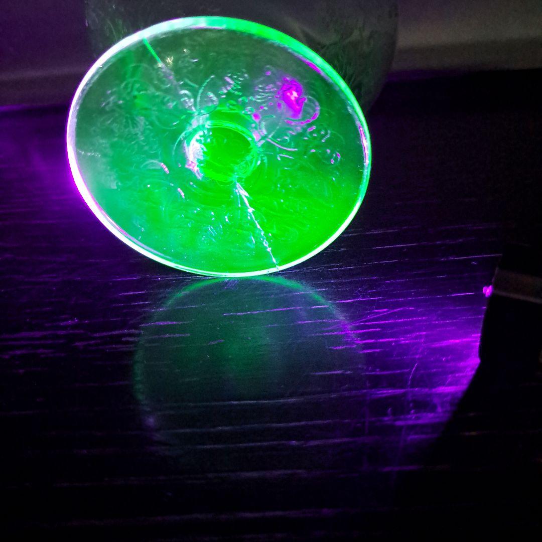 ウラン硝子　デプレツシヨングラス　ファイヤーキング社　1933年頃　プレス硝子