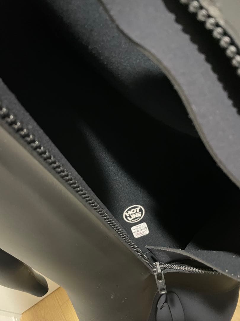 HOTLINE ブラック ウェットスーツ フロントジッパー