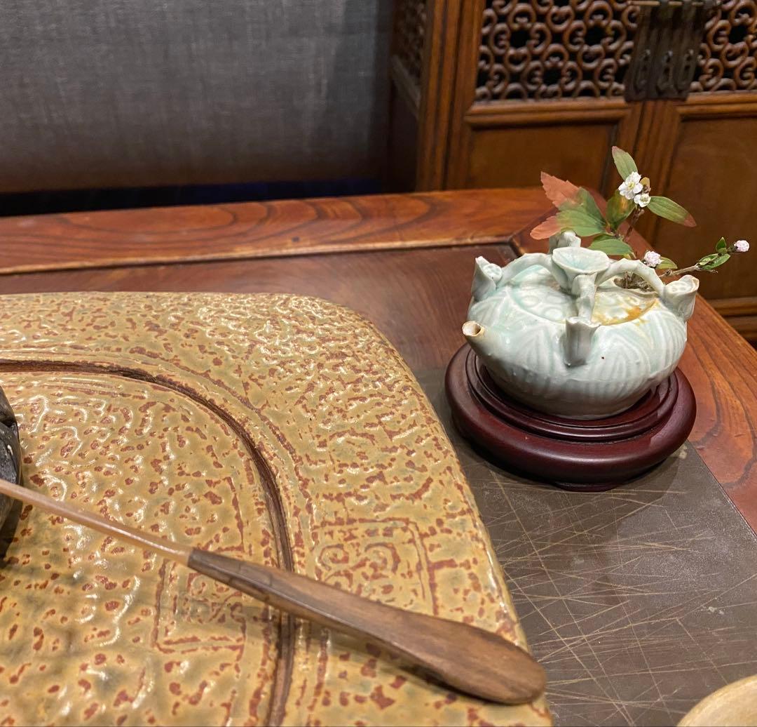 青白磁　水滴　蓮の花　鑑賞台付　　　一輪挿し　ヴィンテージ　レア