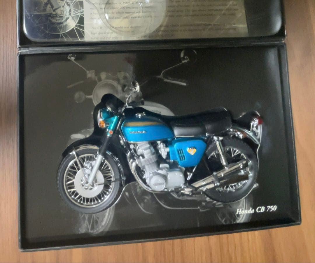 ミニチャンプス 1/12 Honda CB 750 ライトブルー