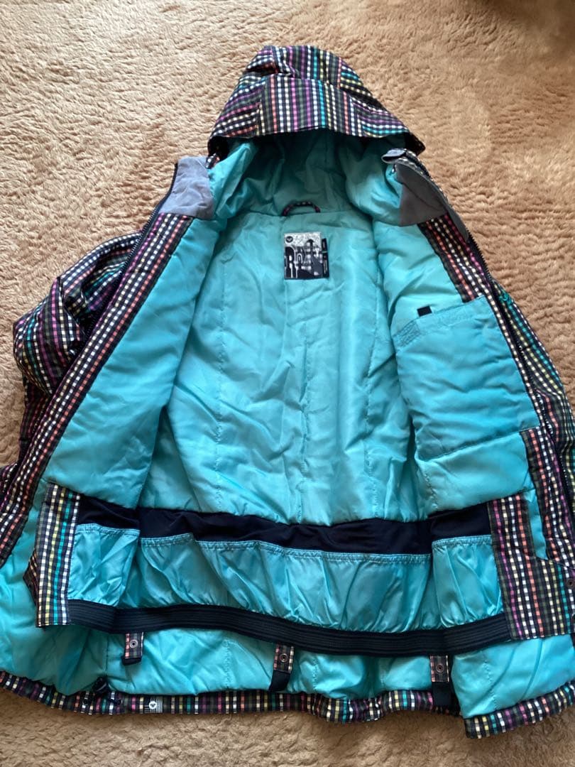 新品　ROXYレディースＳ、150スノボウェアスキーウェア 上下でサイズ違い