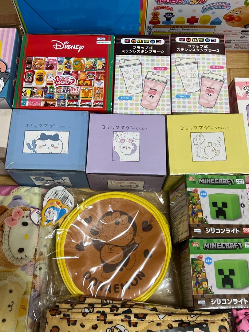 プライズ雑貨　まとめ売り　人気キャラクター　ちいかわ　キティ　ドラえもん　など