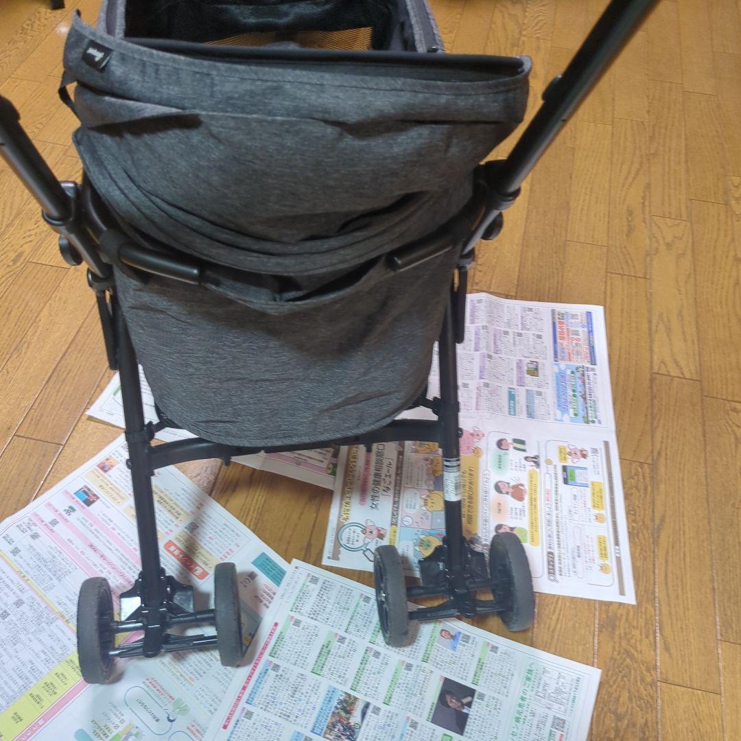 コムペット、ミリミリライト、アルファ　ペットカート 　12キロ以下、２匹以下