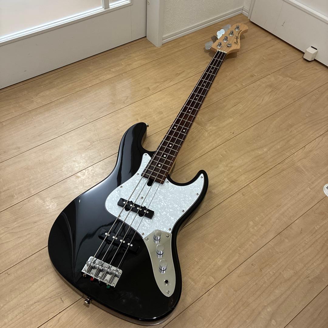 バッカス　ユニバースシリーズ　ジャズベースタイプベースギター　調整済み