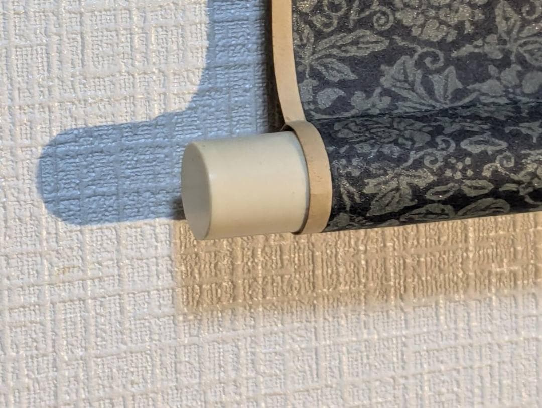 【真作】掛軸　かな書詩句　柔らかな線と余情の美　詩情豊かな一幅の言葉　T131