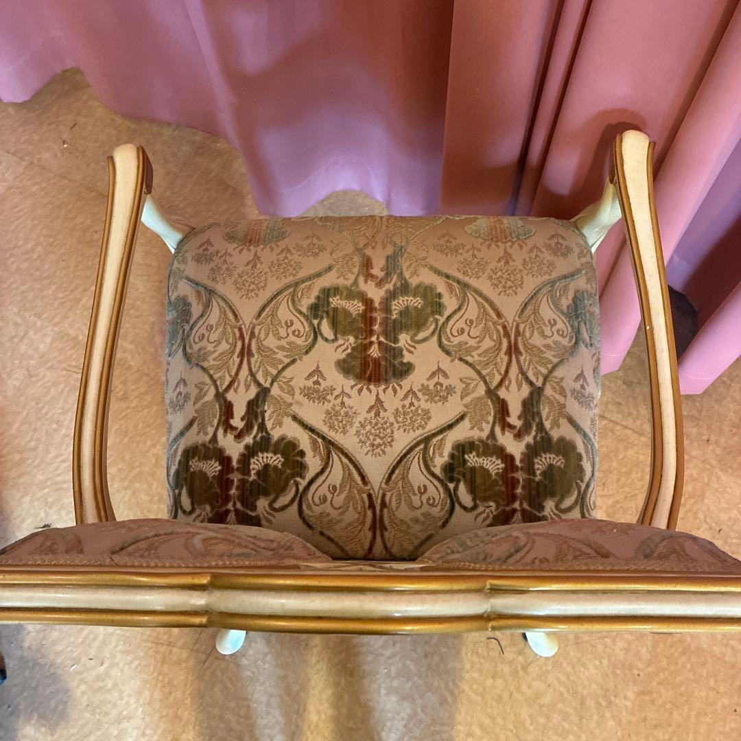 アンティークチェア花柄