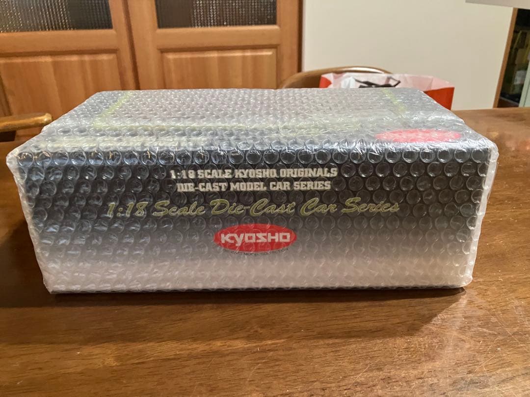 ミニカー KYOSHO CATERHAM SUPER SEVEN 1/18