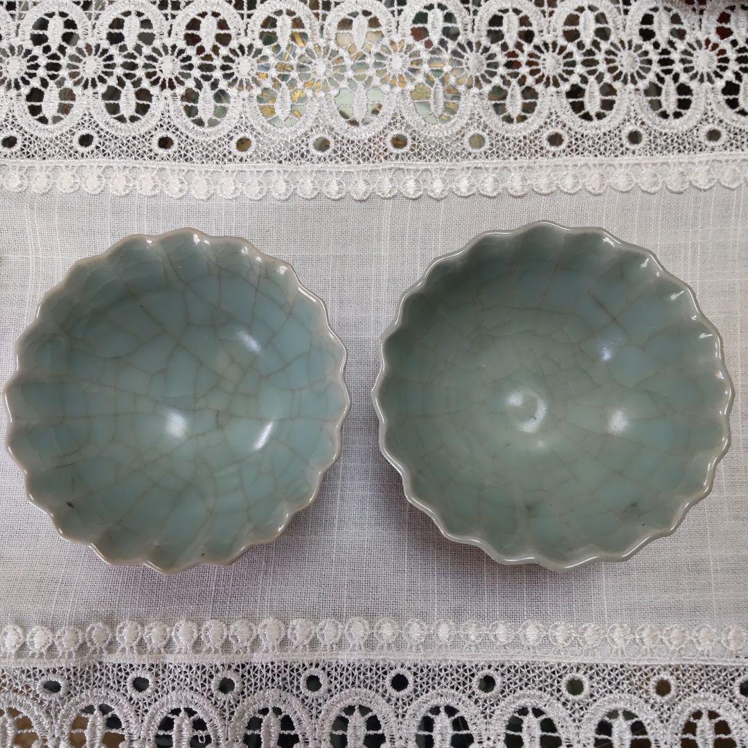 南宋から元、13世紀龍泉窯、青瓷輪花盃五口、桐箱、