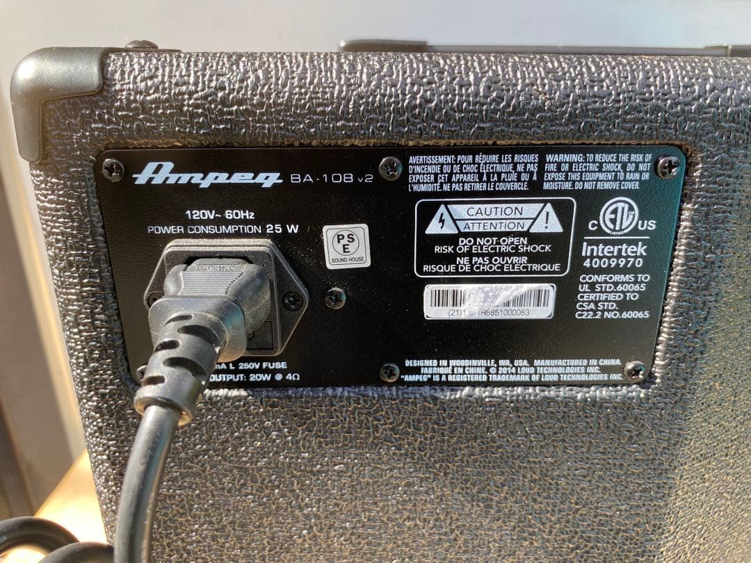 ampeg ba-108v2 ベースアンプ　美品　中古品