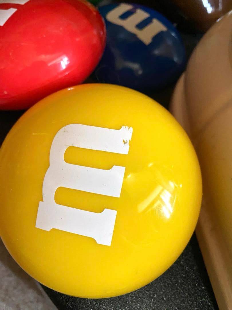 値下げ　エムアンドエムズ　店頭用ディスプレイ