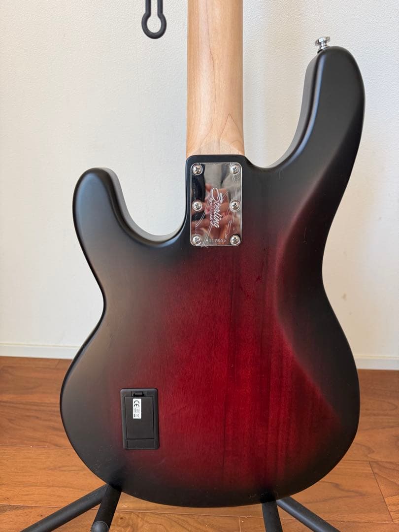 マ*シ様 【美品】Sterling by Music Man SUB Serie