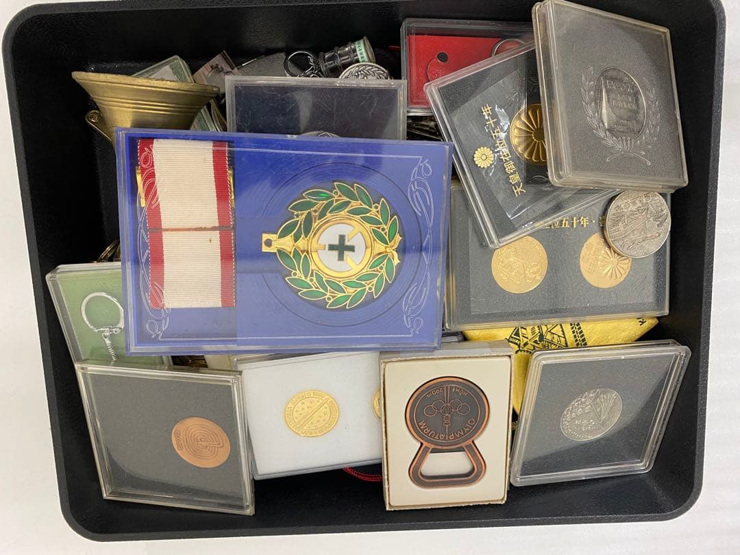 3-3196 各種キーホルダー・メダル等　約4kg