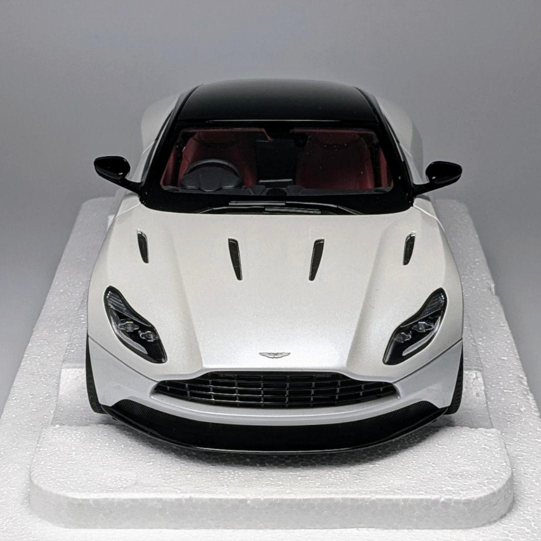 オートアート 1/18 アストンマーチン DB11 メタリック・ホワイト