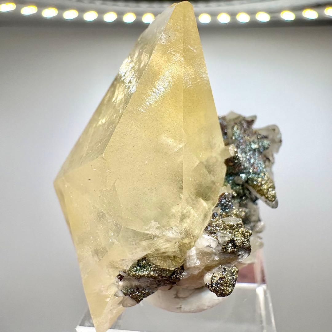 579 中国安徽省黄山市産　カルサイト&パイライト