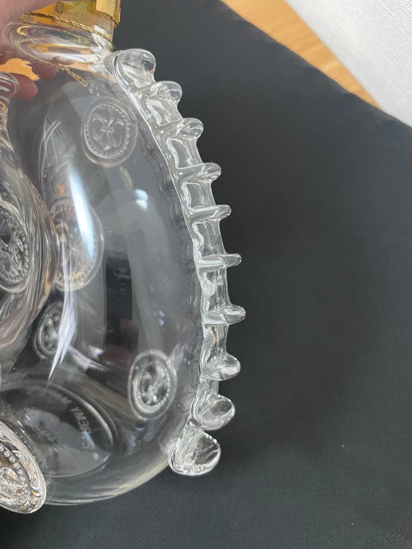 レミーマルタン　ルイ13世　ブランデーバカラクリスタルボトル